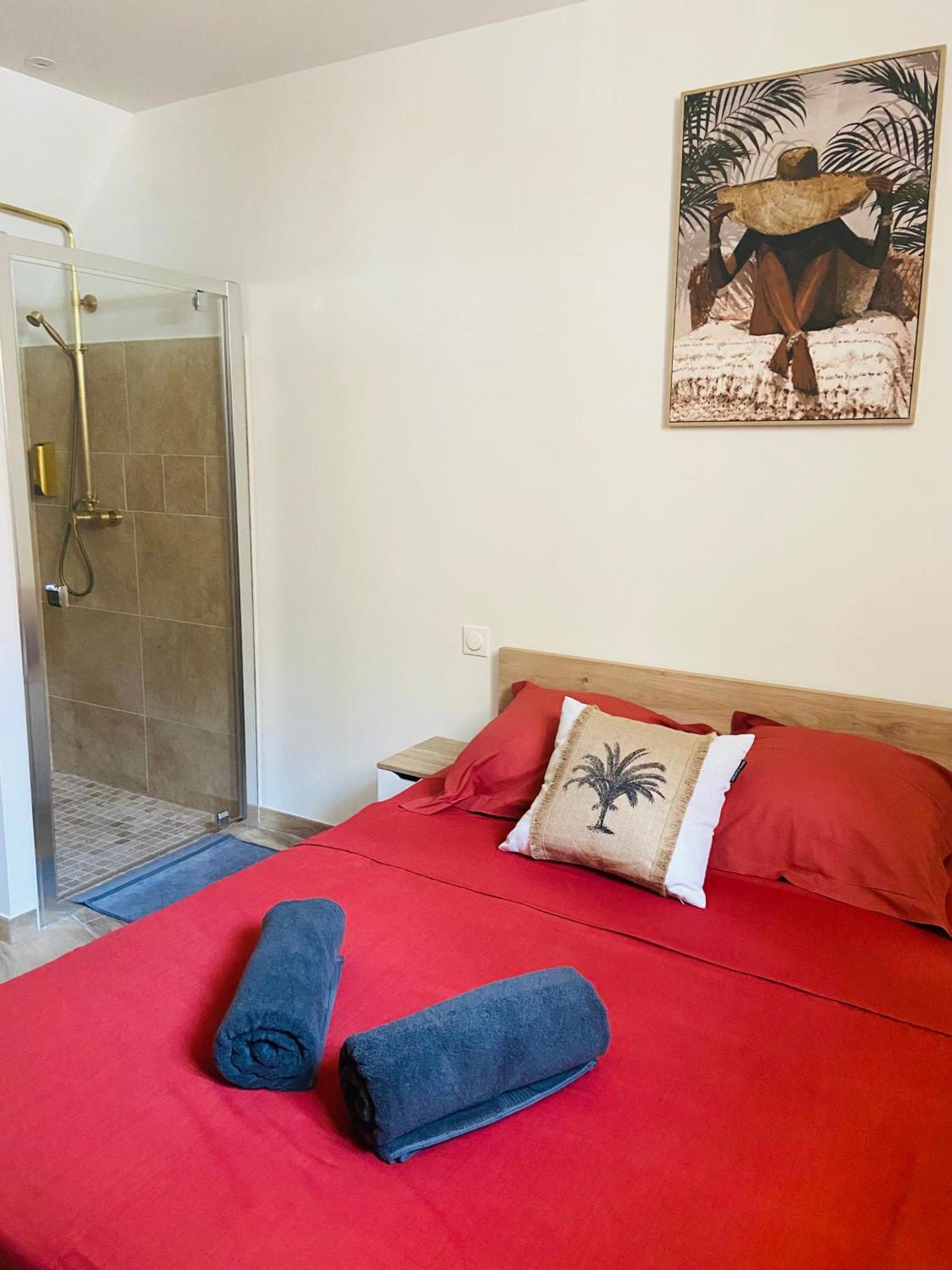 Les Appartements Du Vieux Poussan Exteriér fotografie