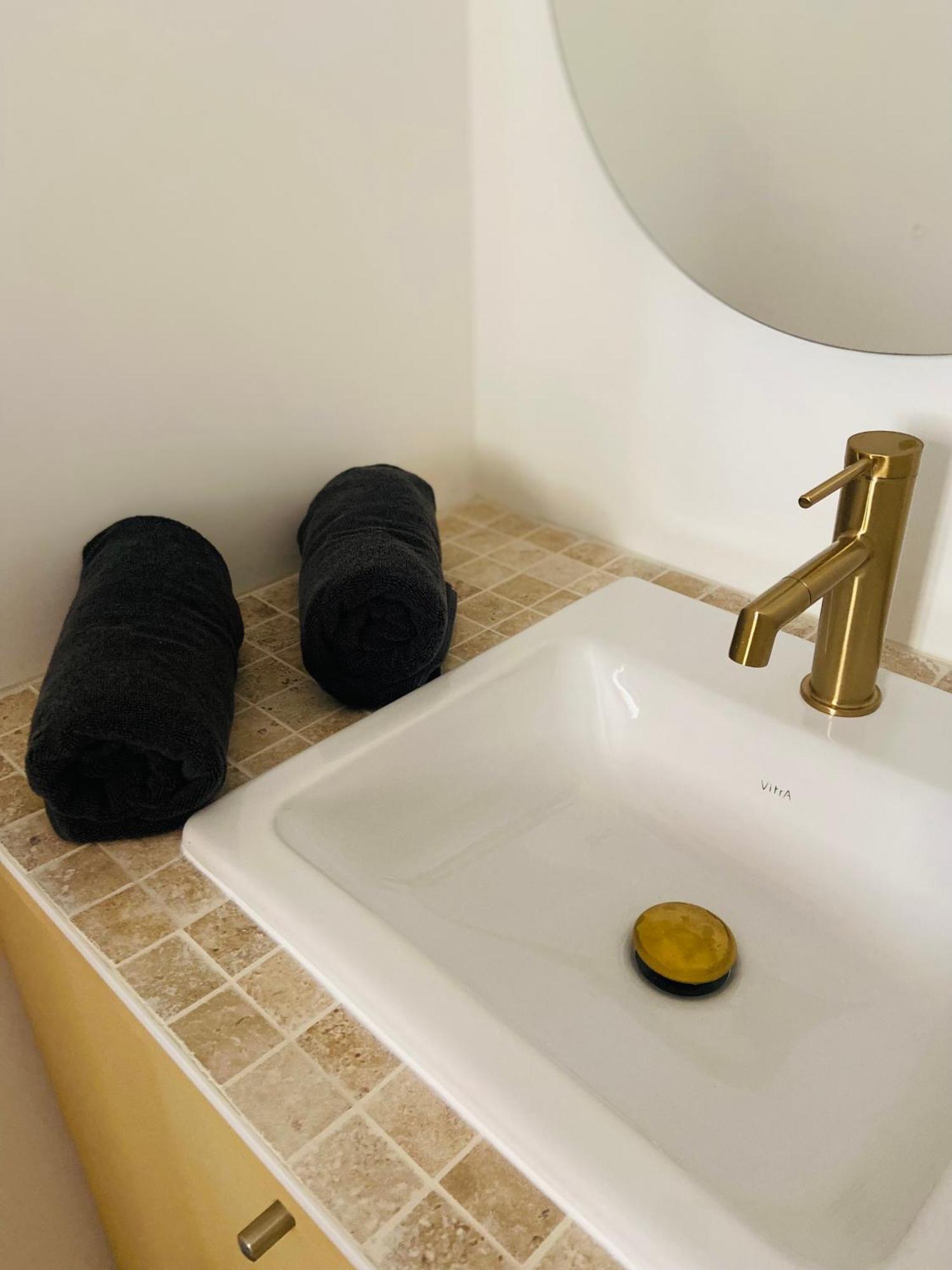 Les Appartements Du Vieux Poussan Exteriér fotografie