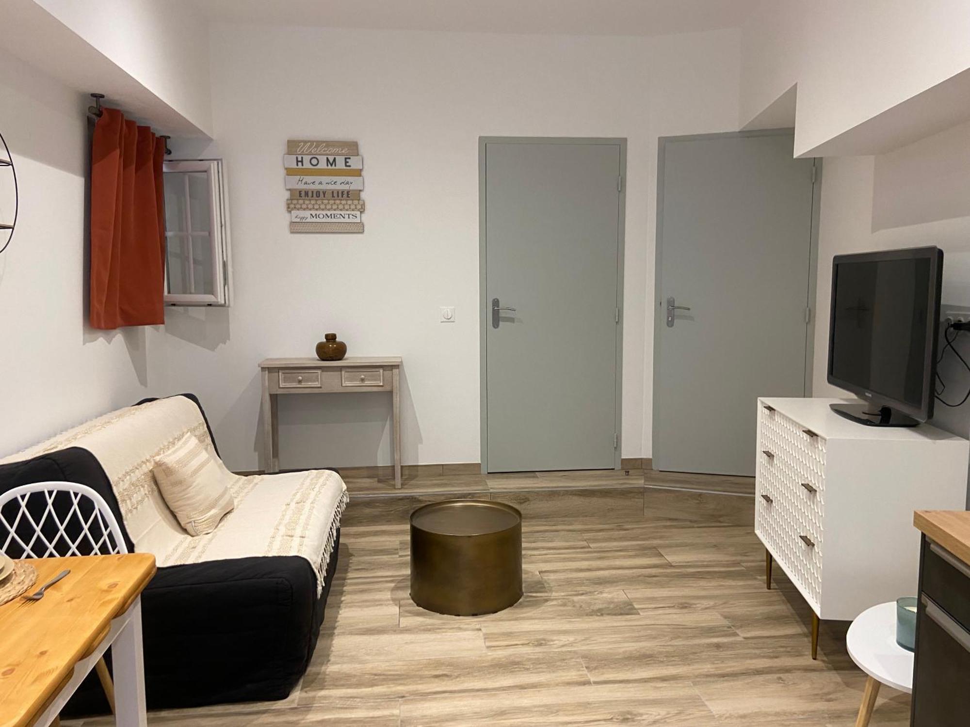 Les Appartements Du Vieux Poussan Exteriér fotografie