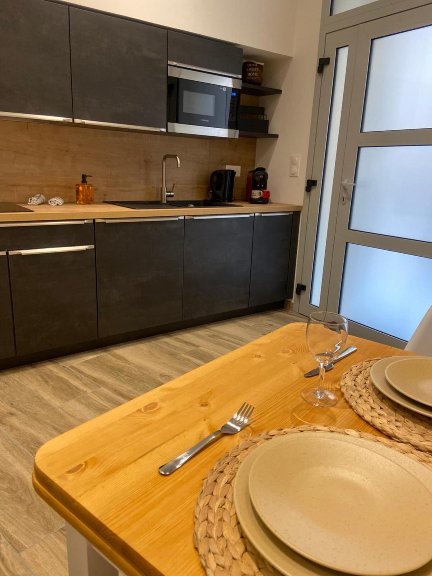 Les Appartements Du Vieux Poussan Exteriér fotografie