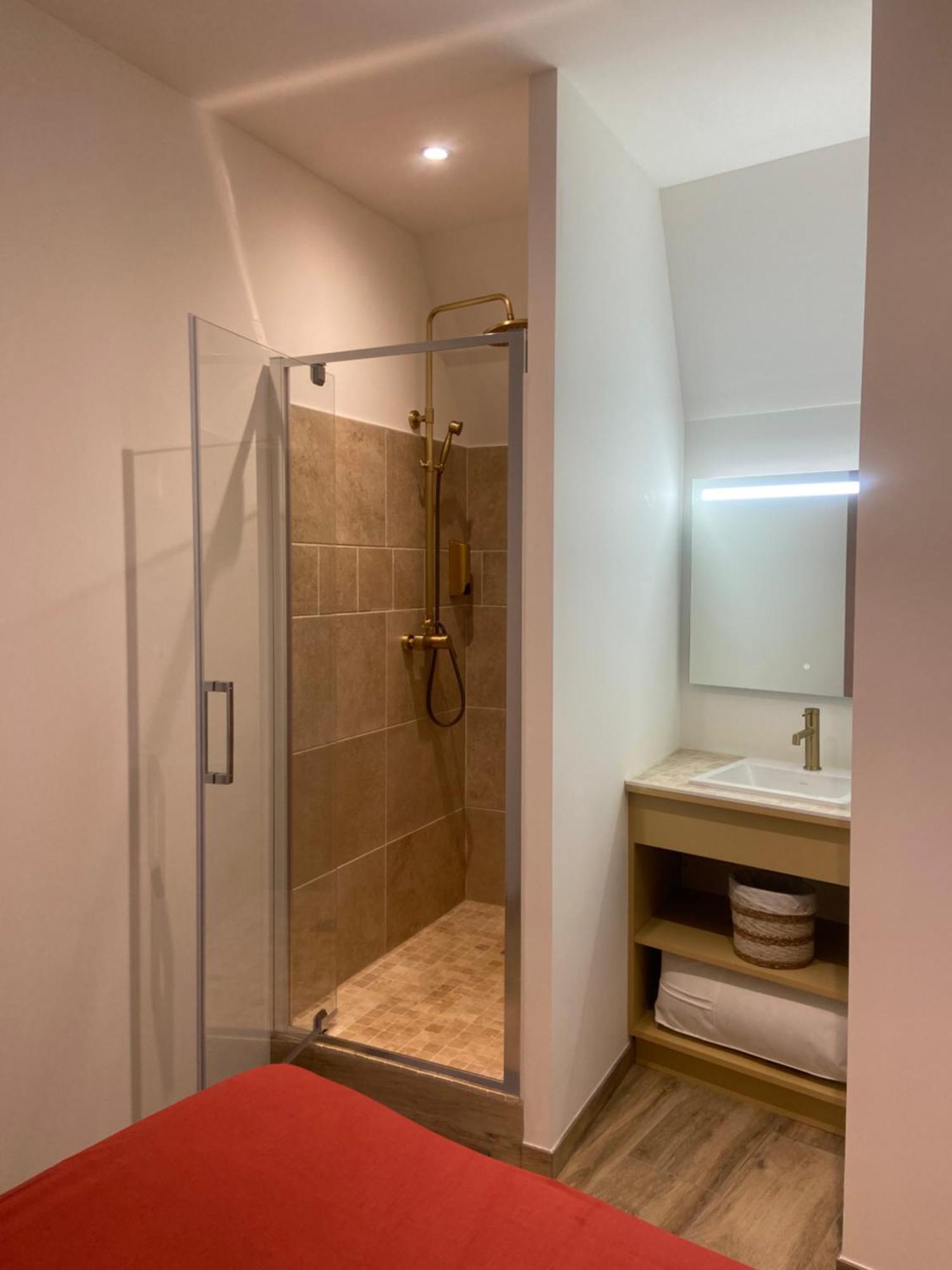 Les Appartements Du Vieux Poussan Exteriér fotografie